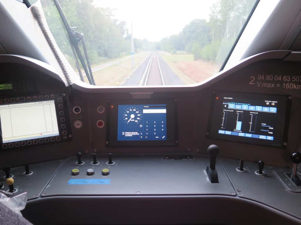 Hoffmann + Krippner - Touchpanel im Führerstand in der Bahntechnik